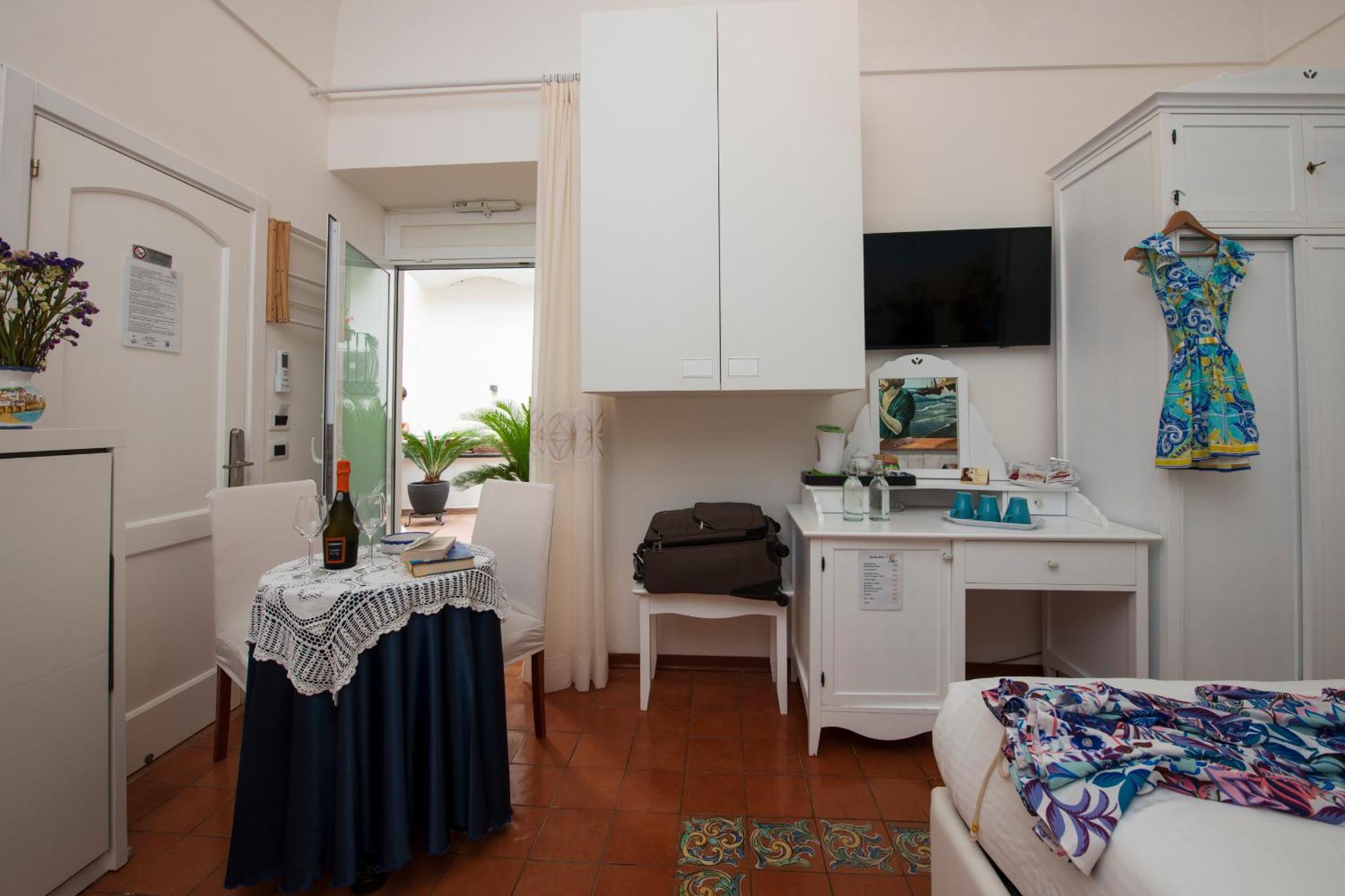 Hotel Antica Repubblica In Center At 100mt From The Sea 3*